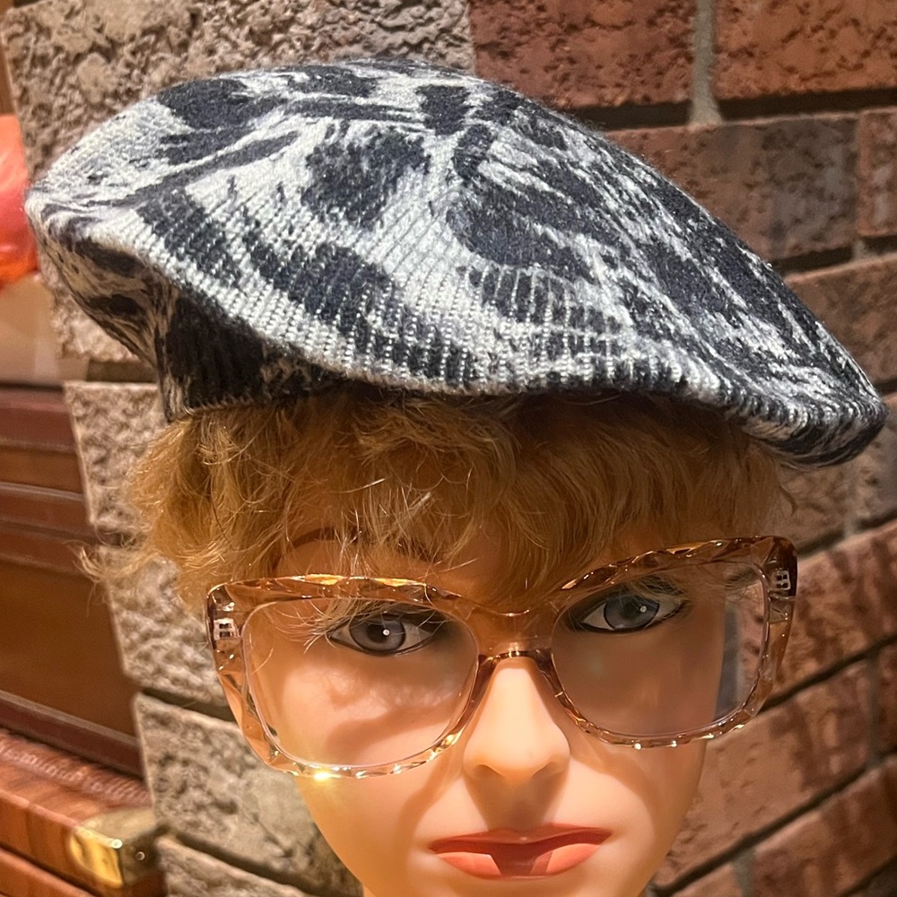 Women Beret NWT